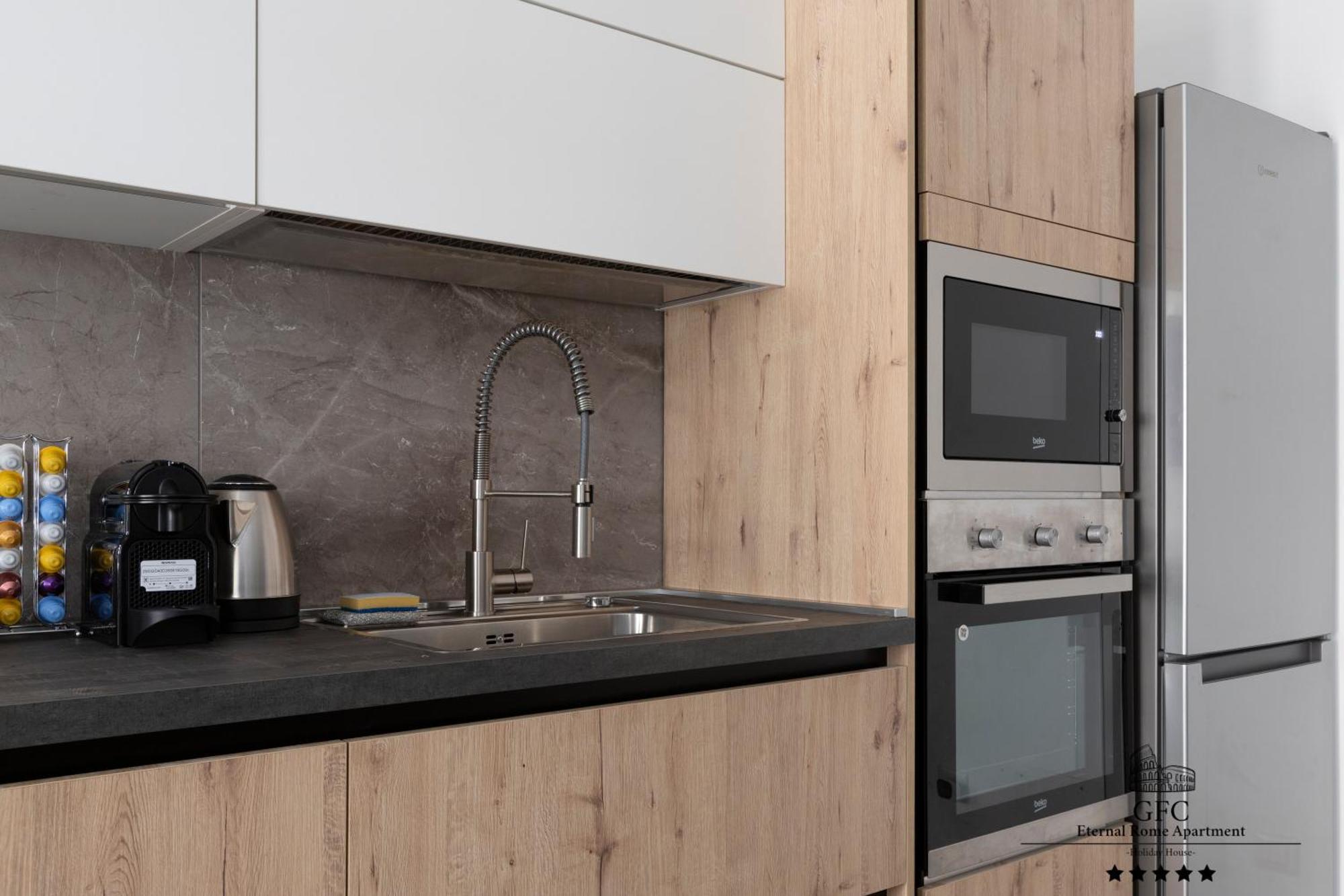 Gfc Eternal - 5min To Tiburtina Station Metrob, 2 Bathrooms, Terrace, A-c * Roma